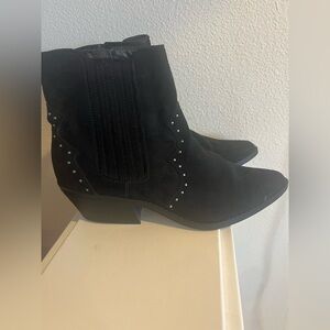 Time and Tru Black Ankle Booties western ankle booties with Stud Details